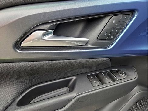 New 2026 Chevrolet Equinox EV LT image 12