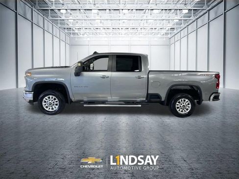 Used 2025 Chevrolet Silverado 2500 LT w/ Convenience Package AWD/4WD image 5