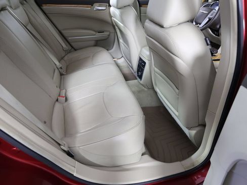 Used 2014 Chrysler 300 C RWD image 22
