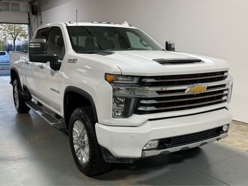 Used 2023 Chevrolet Silverado 2500 High Country w/ Safety Package II AWD/4WD image 5