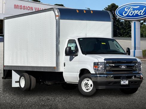 New 2026 Ford E-450 and Econoline 450 Super Duty w/ Interior Upgrade Package image 2