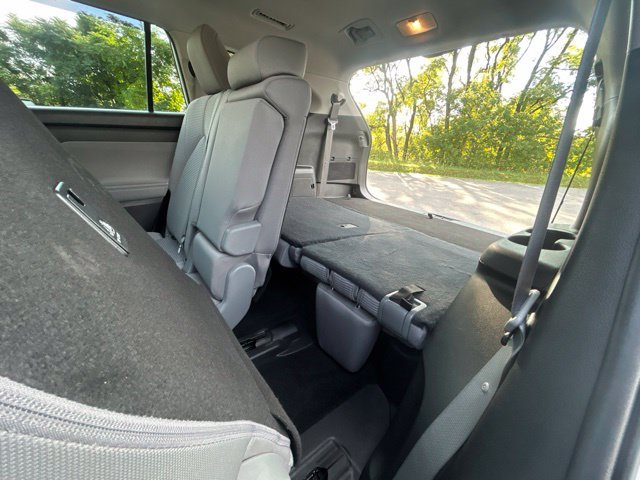 Used 2022 Toyota Highlander LE AWD/4WD image 34