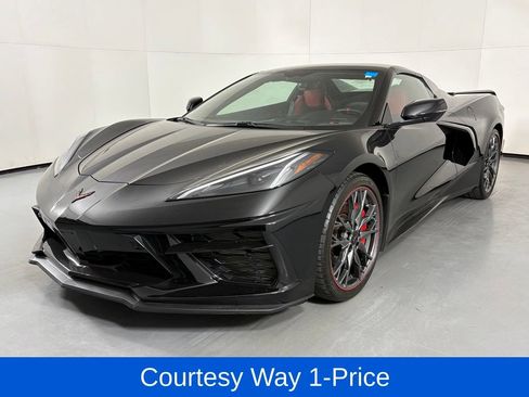 Used 2023 Chevrolet Corvette Stingray Premium Conv w/ Z51 Performance Package RWD image 5