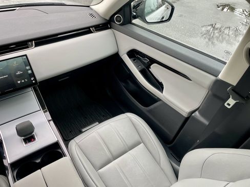 Used 2024 Land Rover Range Rover Evoque S image 18