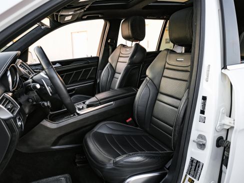 Used 2015 Mercedes-Benz GL 63 AMG 4MATIC w/ Accessory Chrome Package image 28