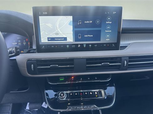 New 2026 Lincoln Corsair Premiere image 14