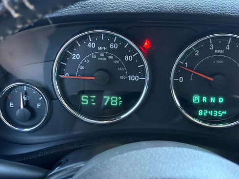 Used 2015 Jeep Wrangler Unlimited Sahara w/ Max Tow Package AWD/4WD image 22