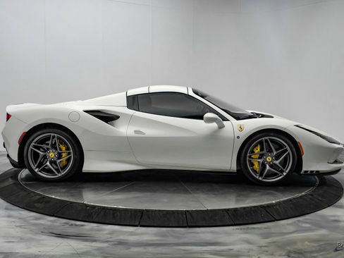 Used 2022 Ferrari F8 Tributo image 34