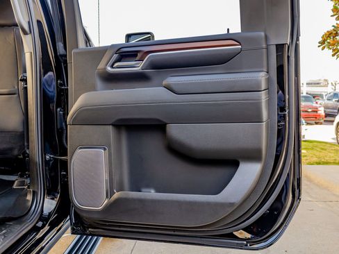 Used 2025 GMC Sierra 3500 Denali w/ Technology Package image 39