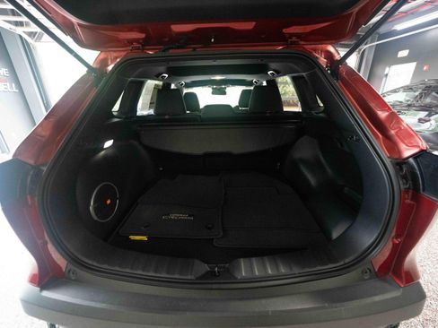 Used 2025 Toyota Corolla Cross AWD Hybrid w/ Moonroof Package image 28