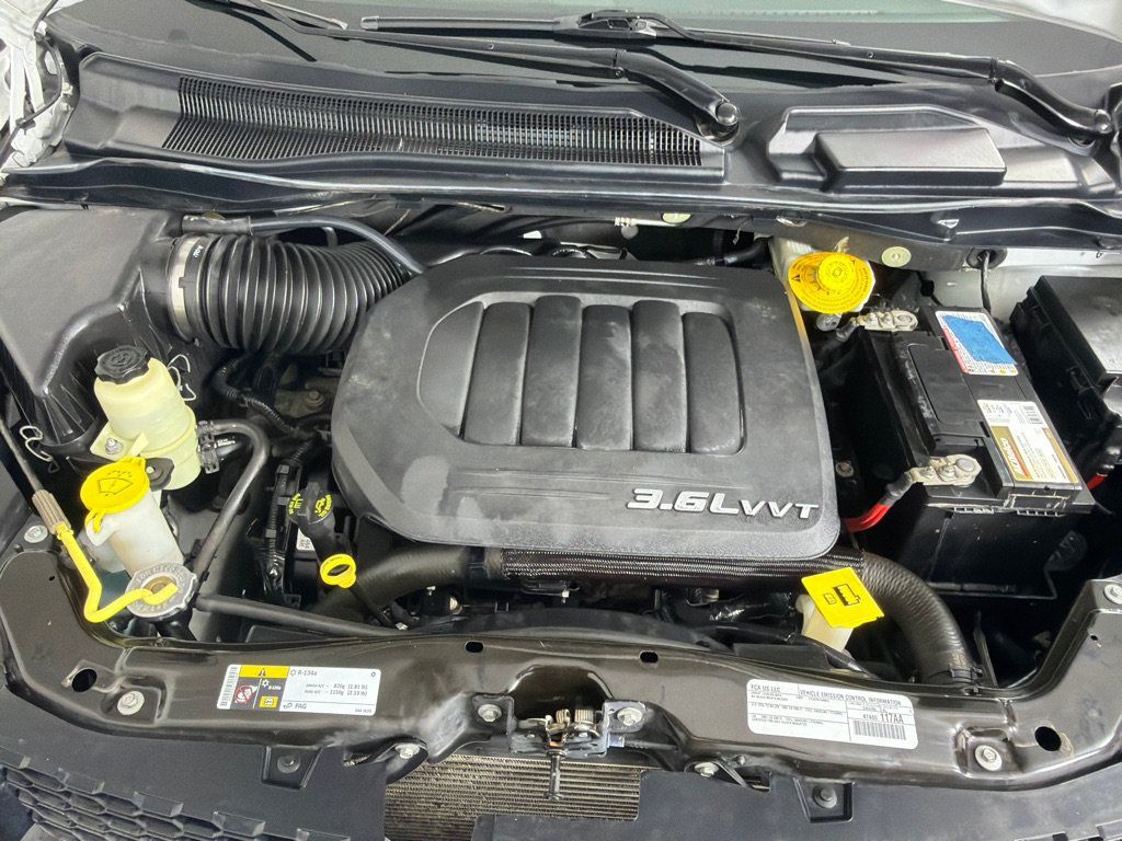 Used 2015 Dodge Grand Caravan SXT FWD image 25