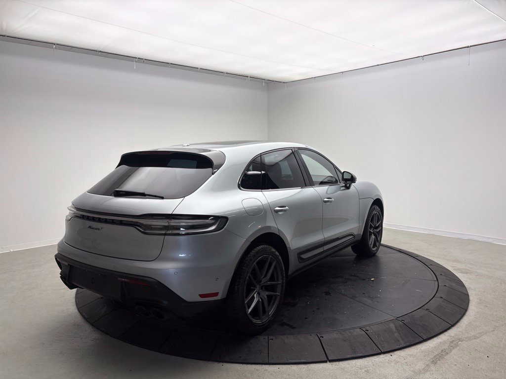 Certified 2024 Porsche Macan Turbo AWD/4WD image 7
