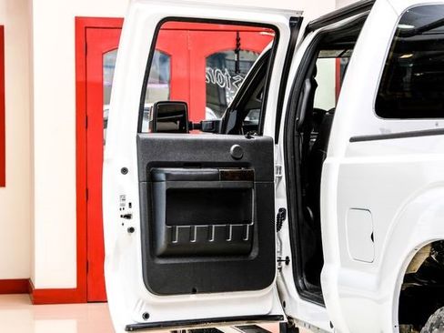 Used 2013 Ford F250 Platinum w/ FX4 Off Road Pkg image 36