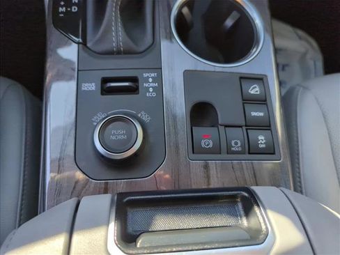 New 2026 Toyota Highlander Limited image 24