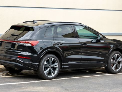 Used 2023 Audi Q4 e-tron Premium Plus w/ Premium Plus AWD/4WD image 11