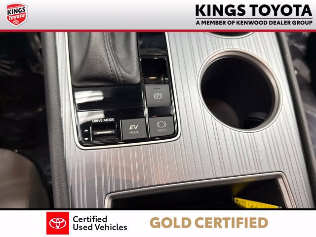 Certified 2025 Toyota Sienna LE FWD image 22