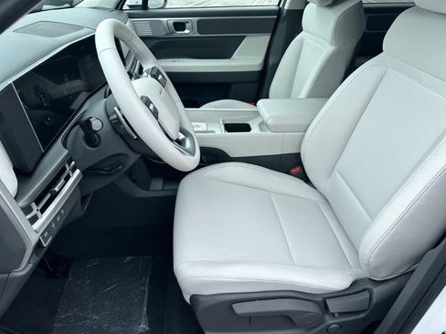 New 2026 Hyundai Santa Fe SE FWD image 9