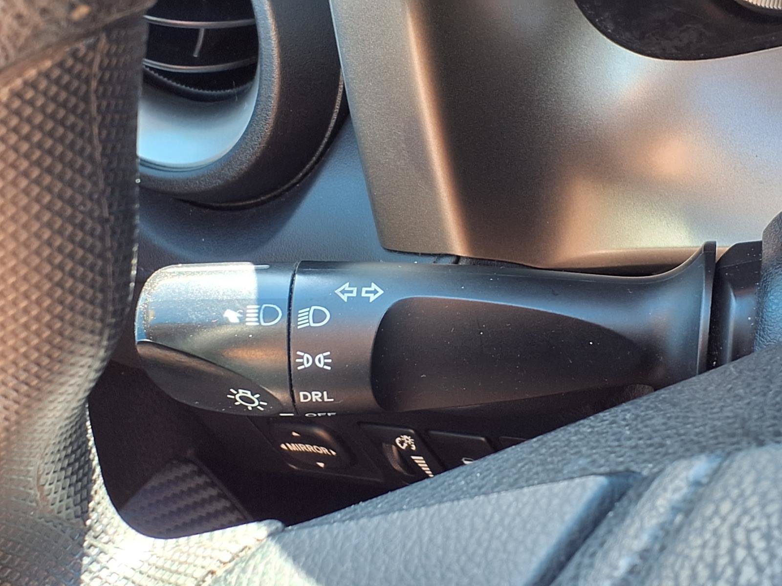 Used 2015 Toyota RAV4 LE AWD/4WD image 22
