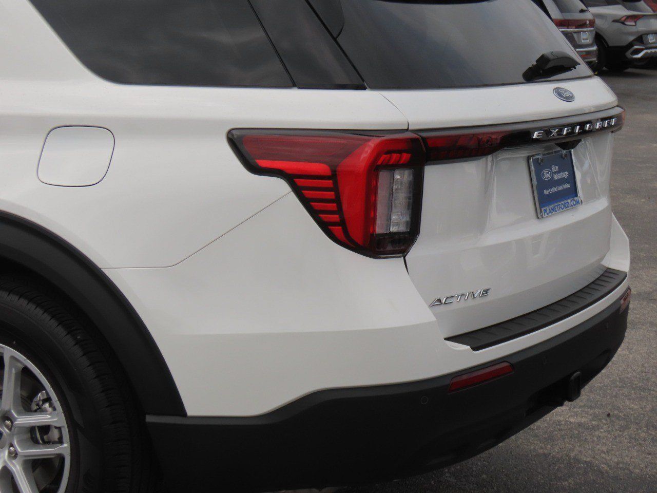 Used 2025 Ford Explorer Active RWD image 16