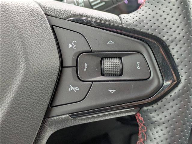 Used 2024 Chevrolet Trax RS w/ Sunroof Package FWD image 6