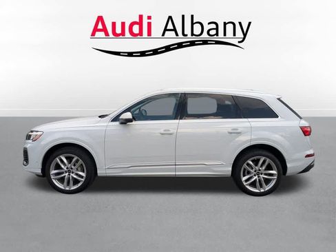 Certified 2025 Audi Q7 3.0T Premium Plus AWD/4WD image 3