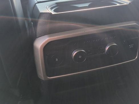 Certified 2024 Ford Expedition XLT image 10