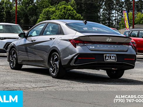 Used 2025 Hyundai Elantra Sport image 7
