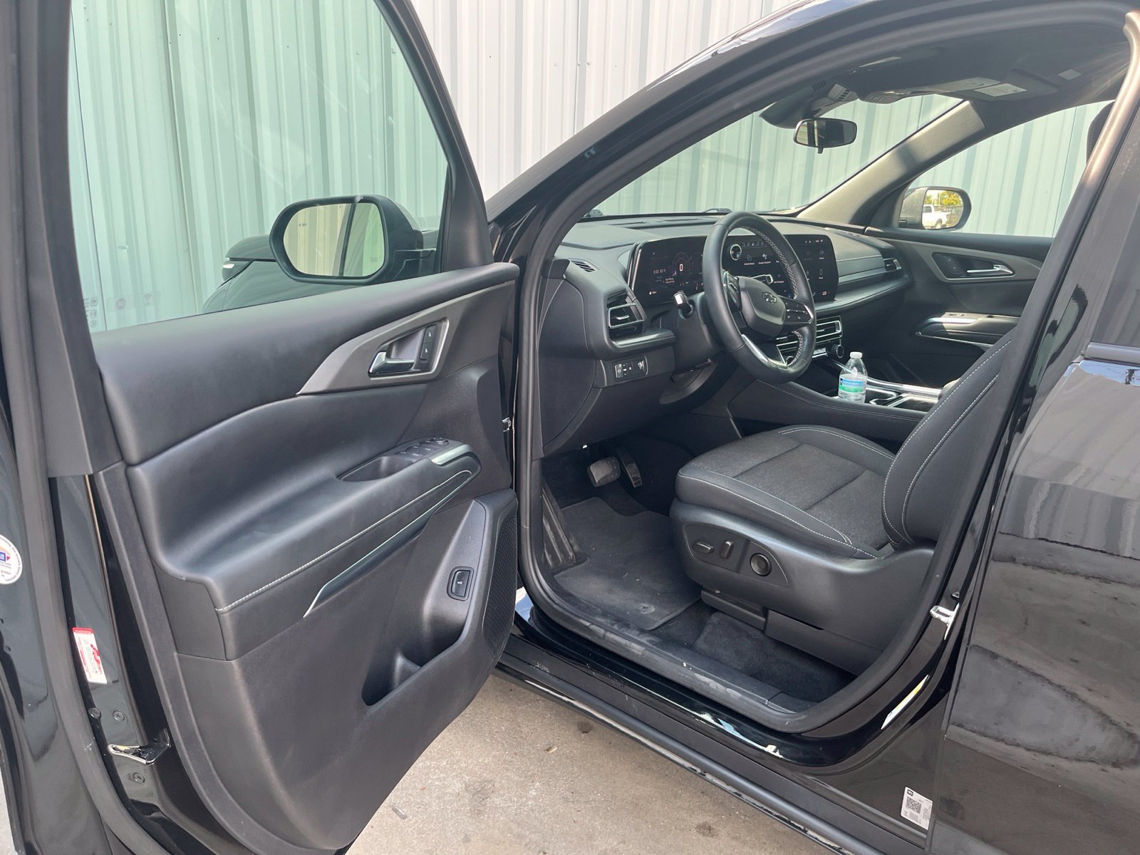 Used 2024 Chevrolet Traverse LT w/ Midnight/Sport Edition FWD image 10