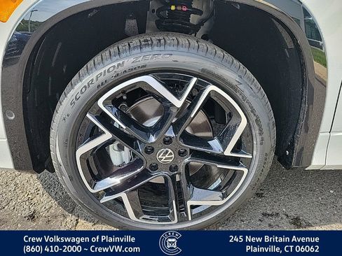 New 2026 Volkswagen Tiguan SEL R-Line AWD/4WD image 17