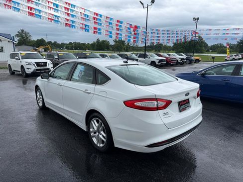 Used 2016 Ford Fusion SE FWD image 6