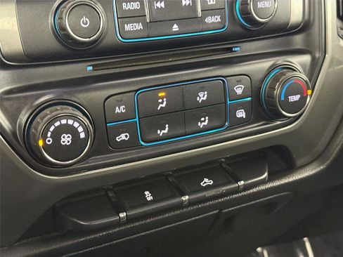 Used 2018 Chevrolet Silverado 1500 LT image 23