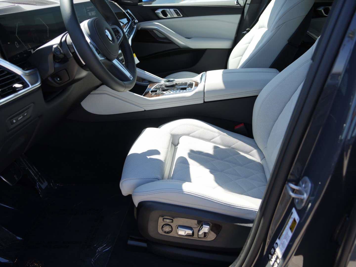 Used 2027 BMW X6 xDrive40i AWD/4WD image 12