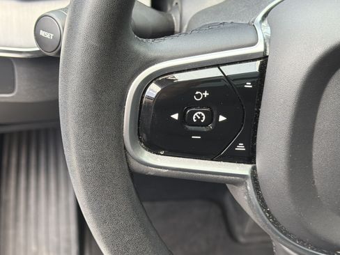 Certified 2023 Volvo XC90 B5 Core AWD/4WD image 19