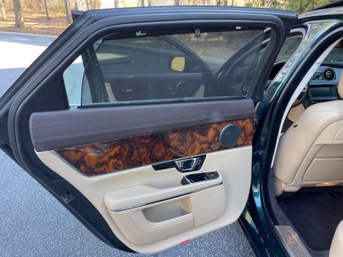 Used 2016 Jaguar XJ L Portfolio image 30