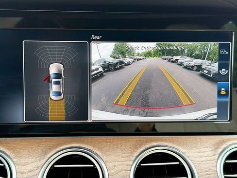 Used 2017 Mercedes-Benz E 300 4MATIC image 16