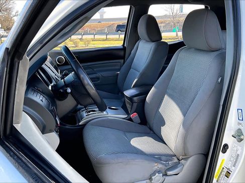 Used 2015 Toyota Tacoma 4x4 Double Cab w/ SR5 Package image 8