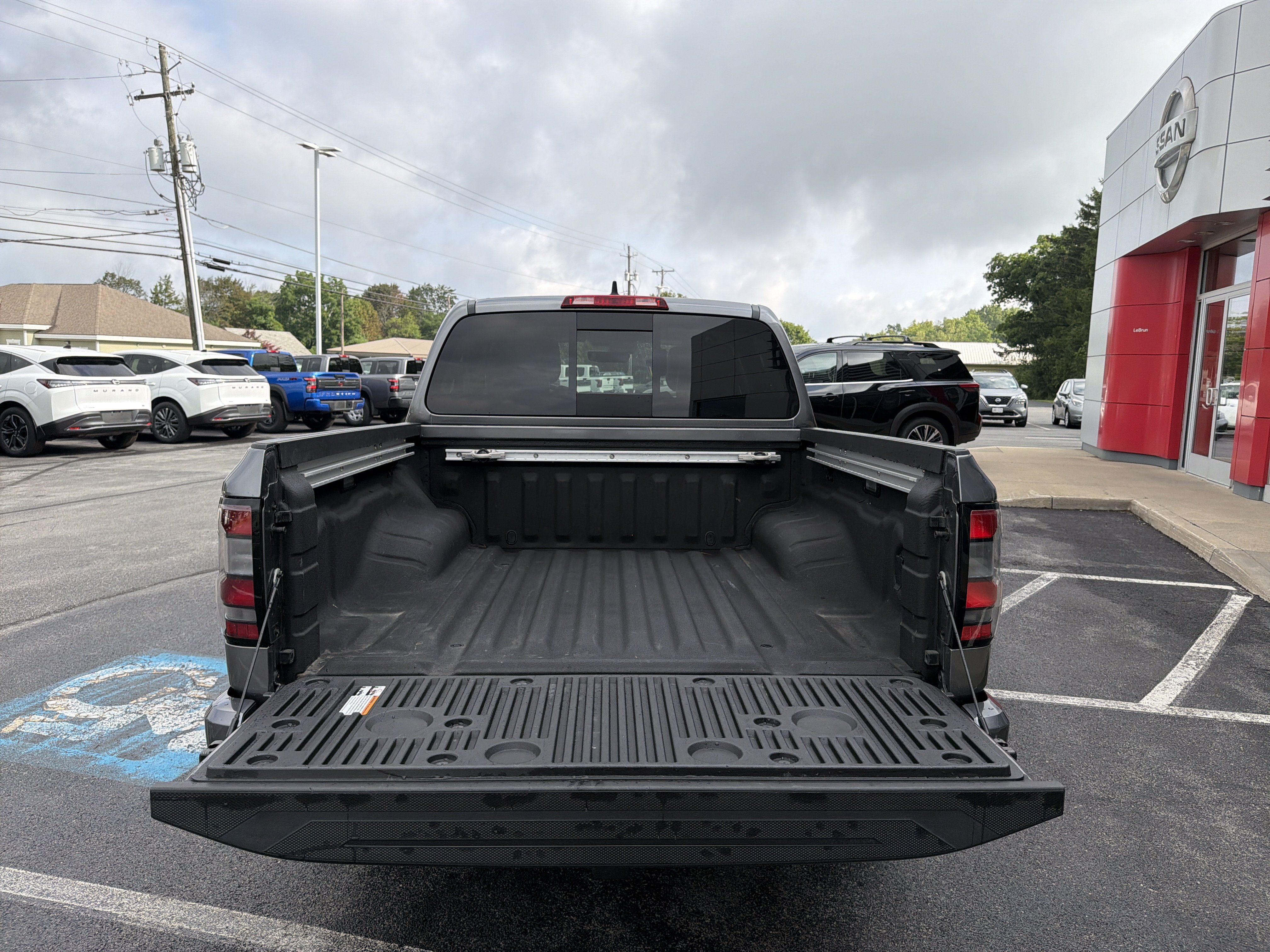 Certified 2023 Nissan Frontier SV w/ SV Premium Package AWD/4WD image 8