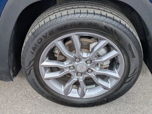 Used 2022 GMC Terrain SLT image 29