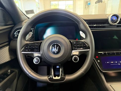 Used 2023 Maserati Grecale GT AWD/4WD image 12