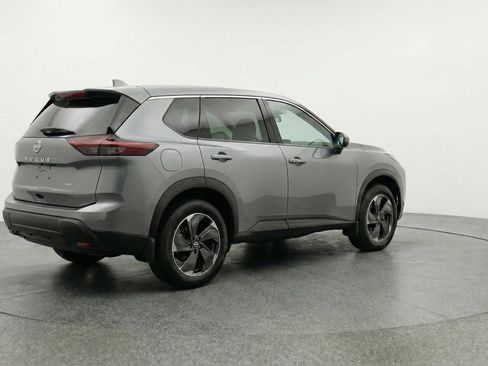 Used 2025 Nissan Rogue SV AWD/4WD image 9