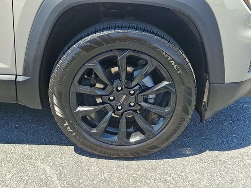 Used 2025 GMC Terrain Elevation w/ Elevation Premium Package AWD/4WD image 8