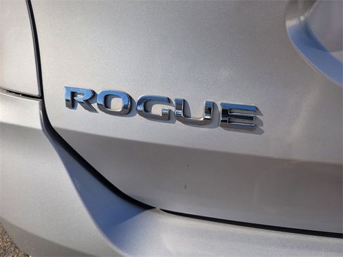 Used 2017 Nissan Rogue S image 10