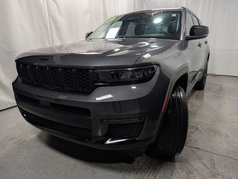 Used 2023 Jeep Grand Cherokee L Limited w/ Black Appearance Package image 7