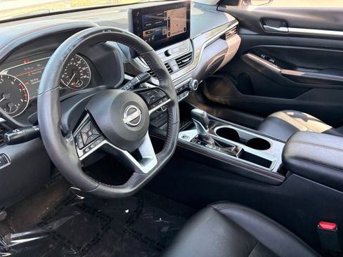 Certified 2024 Nissan Altima 2.5 SR w/ SR Premium Package FWD image 18