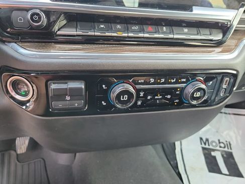 Used 2025 Chevrolet Silverado 1500 LT RWD image 22