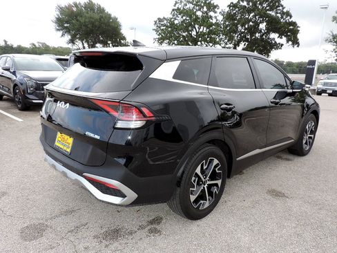 Used 2025 Kia Sportage EX FWD image 5