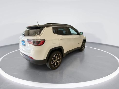 Used 2025 Jeep Compass Limited AWD/4WD image 8