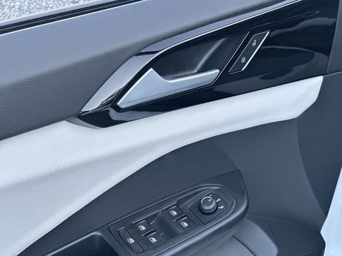 New 2025 Volkswagen Taos S image 13