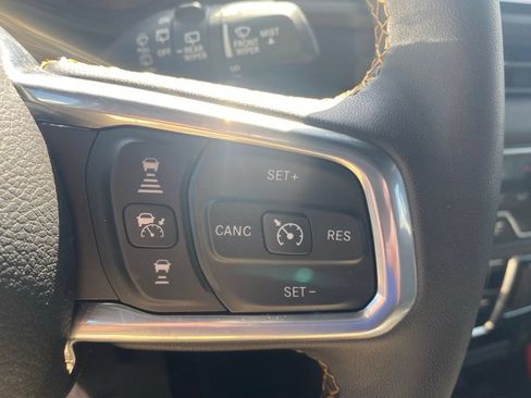 Used 2024 Jeep Wrangler Unlimited Sahara AWD/4WD image 26