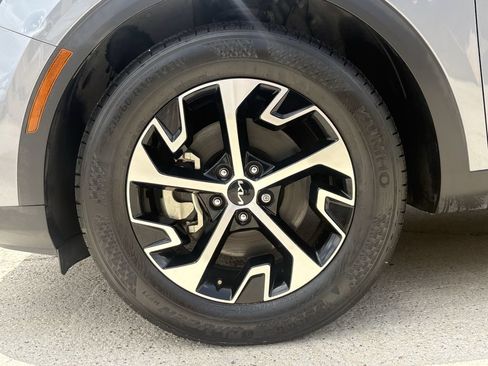 Used 2023 Kia Sportage EX FWD image 9